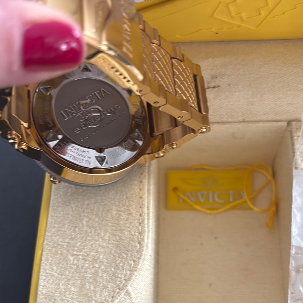 Invicta Gold and Blue Dive Watch - Picture 3 of 4